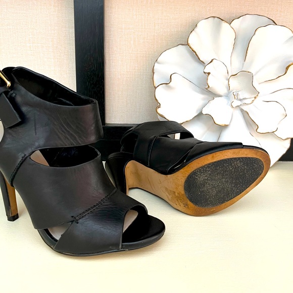 Petite Heels -Size 5 - Picture 1 of 4